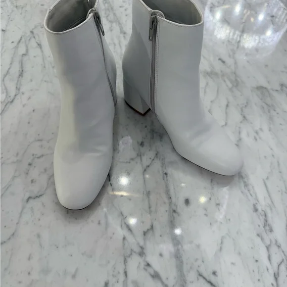 ❤️SOLD❤️ NEW CHINESE LAUNDRY WOMEN'S DAVINNA REBEL BOOTIE BONE WHITE US SIZE 5.5 - Picture 2 of 8